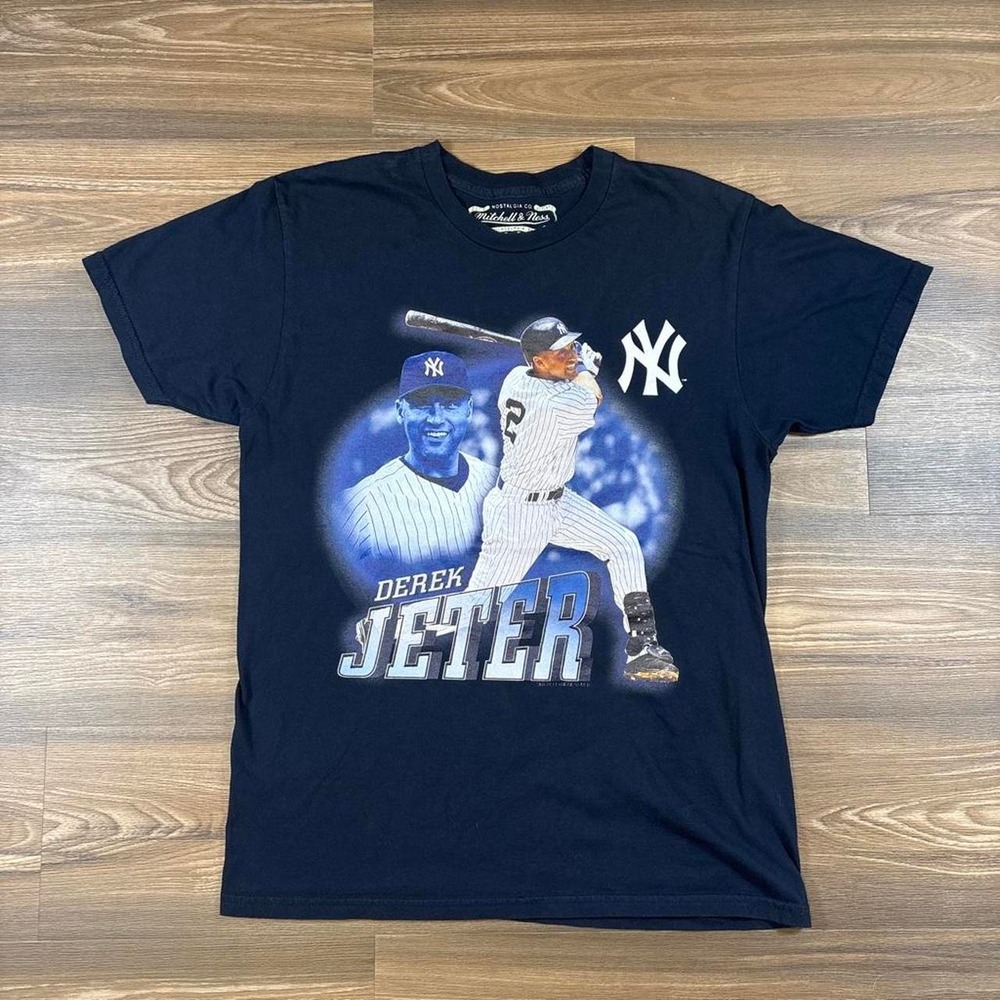 Mitchell & Ness Derek Jeter New York Yankees Cotton T-Shirt with graphic